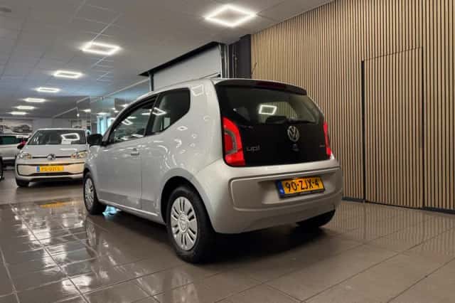 Volkswagen Up! (2013) thumbnail 3
