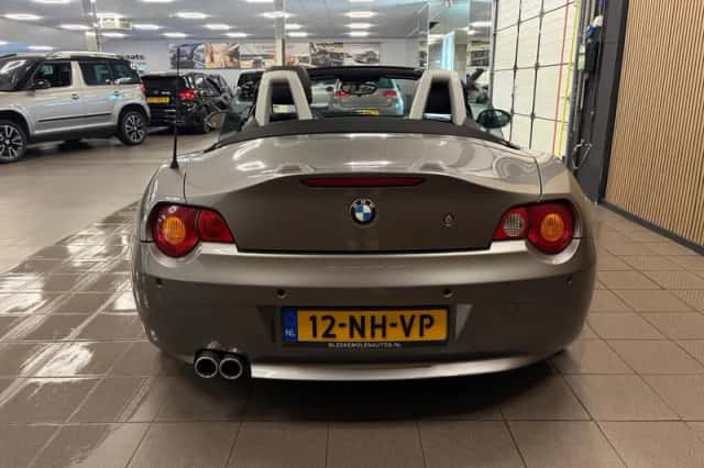 BMW Z4 (2003) thumbnail 4
