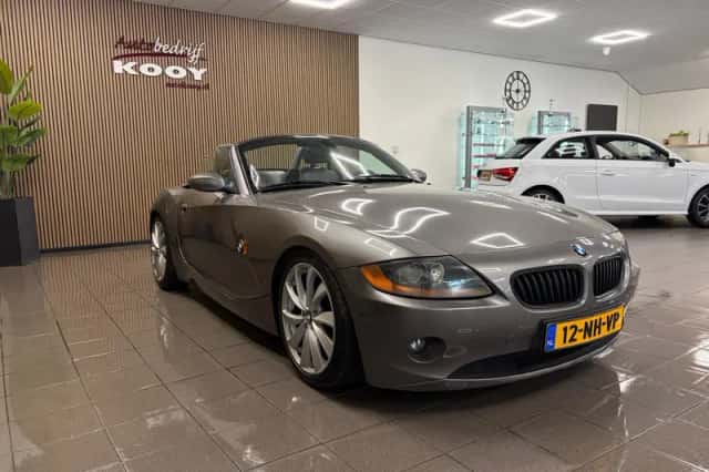 BMW Z4 (2003) thumbnail 6