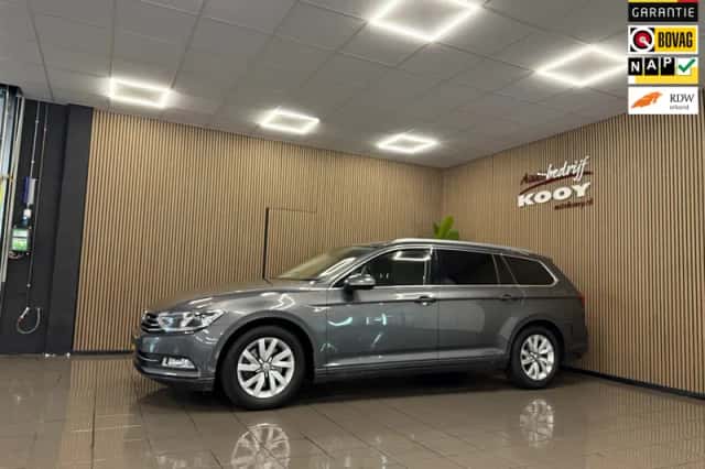 Volkswagen Passat (2017) thumbnail 1