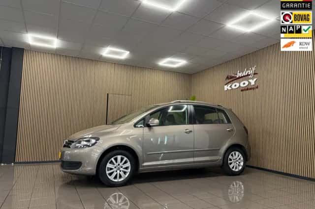 Volkswagen Golf (2011) thumbnail 1