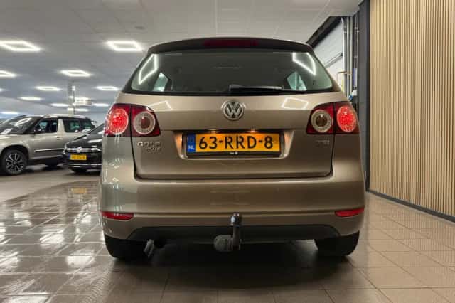 Volkswagen Golf (2011) thumbnail 4