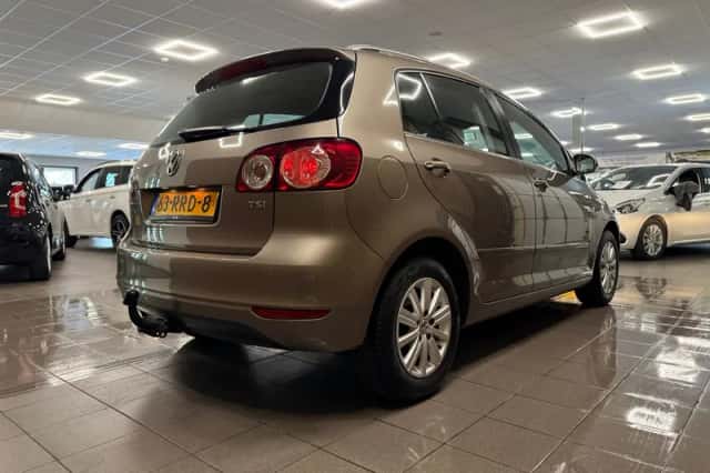 Volkswagen Golf (2011) thumbnail 6