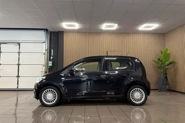 Volkswagen Up! (2015) thumbnail 2
