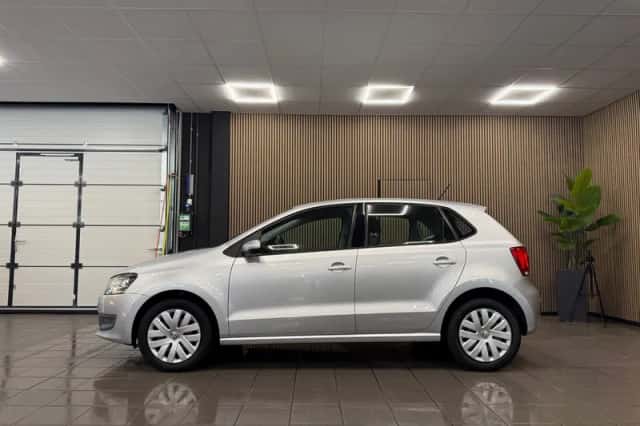 Volkswagen Polo (2013) thumbnail 2