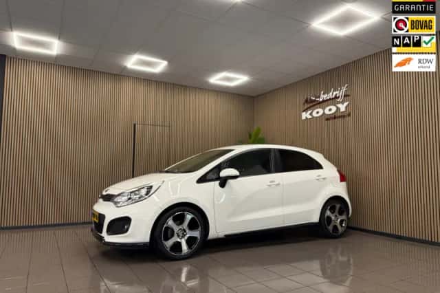 Kia Rio (2014) thumbnail 1