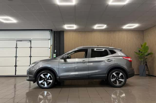 Nissan Qashqai (2015) thumbnail 2