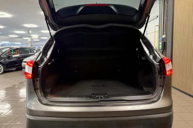Nissan Qashqai (2015) thumbnail 5
