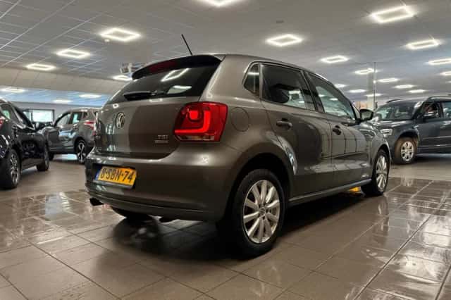 Volkswagen Polo (2013) thumbnail 6