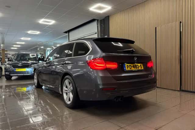BMW 3-Serie (2017) thumbnail 3