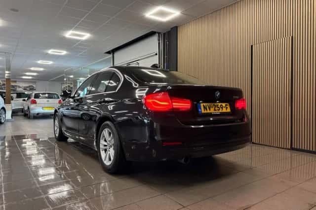 BMW 3-Serie (2017) thumbnail 3