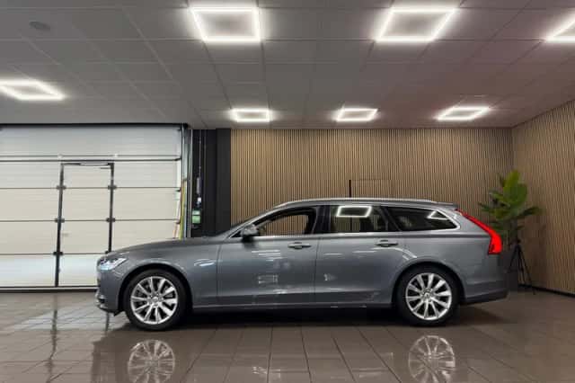 Volvo V90 (2018) thumbnail 2