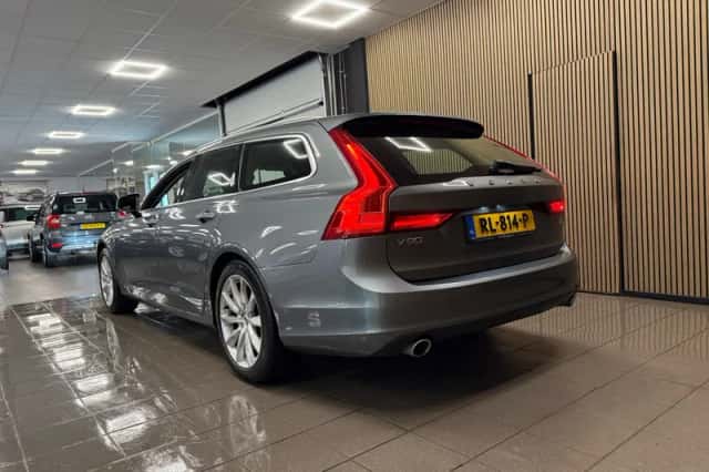 Volvo V90 (2018) thumbnail 3