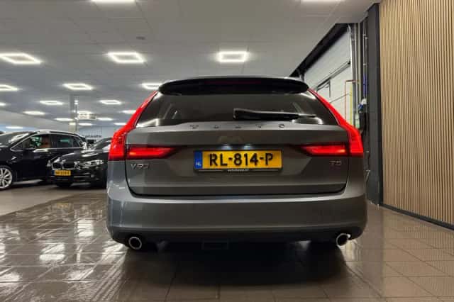 Volvo V90 (2018) thumbnail 4