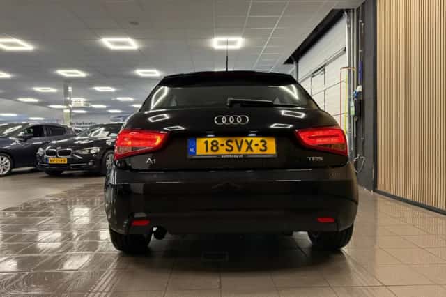 Audi A1 (2012) thumbnail 4