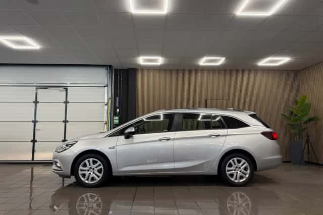 Opel Astra (2017) thumbnail 2