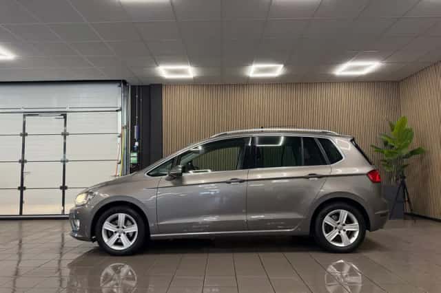 Volkswagen Golf (2014) thumbnail 2