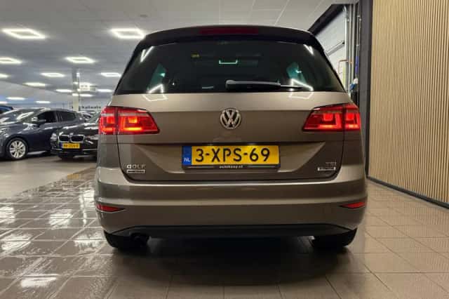 Volkswagen Golf (2014) thumbnail 4