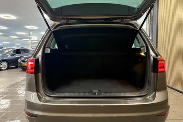 Volkswagen Golf (2014) thumbnail 5