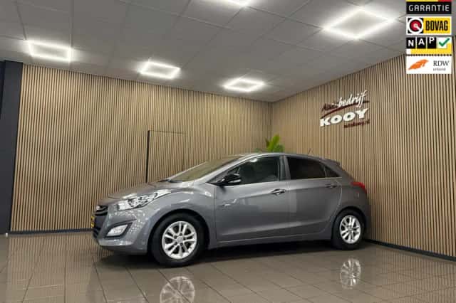 Hyundai i30 (2015) thumbnail 1
