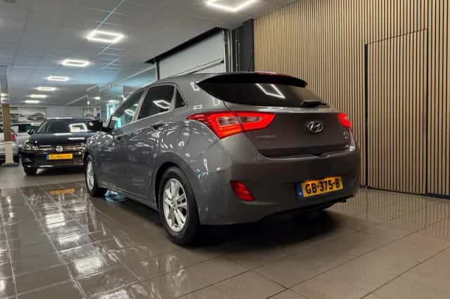 Hyundai i30 (2015) thumbnail 3