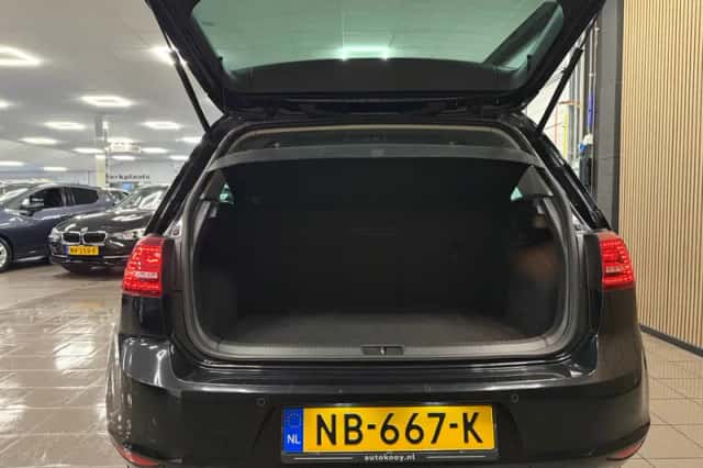 Volkswagen Golf (2017) thumbnail 5