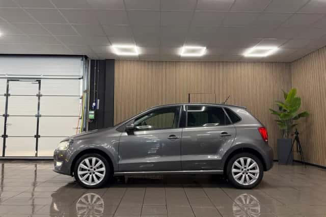 Volkswagen Polo (2010) thumbnail 2