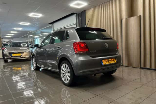 Volkswagen Polo (2010) thumbnail 3