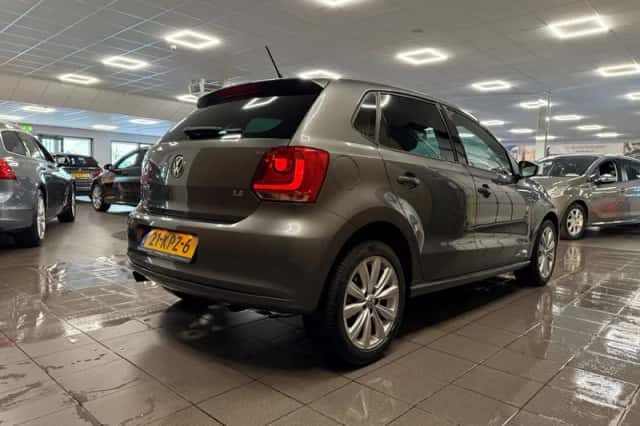 Volkswagen Polo (2010) thumbnail 6