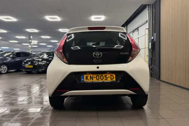 Toyota Aygo (2017) thumbnail 4