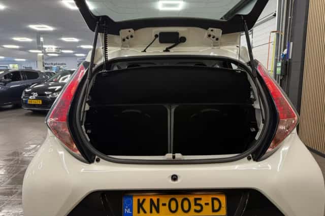 Toyota Aygo (2017) thumbnail 5