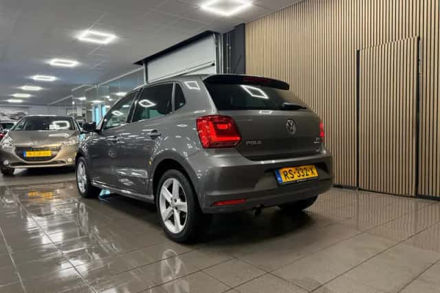 Volkswagen Polo (2016) thumbnail 3