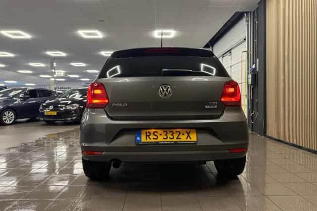 Volkswagen Polo (2016) thumbnail 4