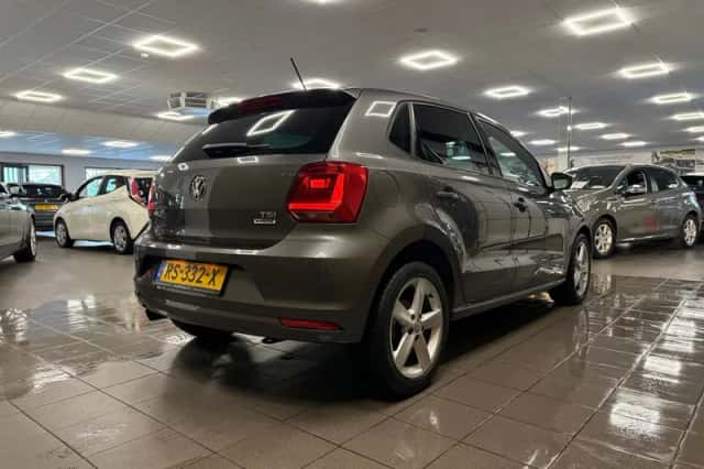 Volkswagen Polo (2016) thumbnail 6