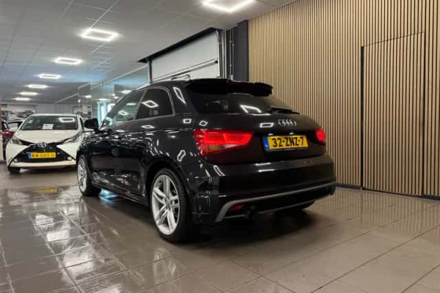 Audi A1 (2013) thumbnail 3