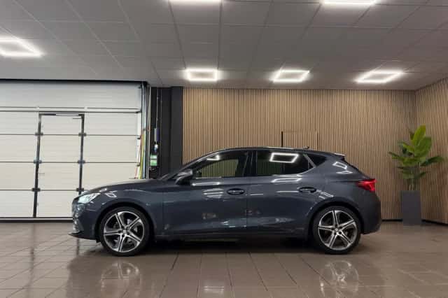 SEAT Leon (2021) thumbnail 2