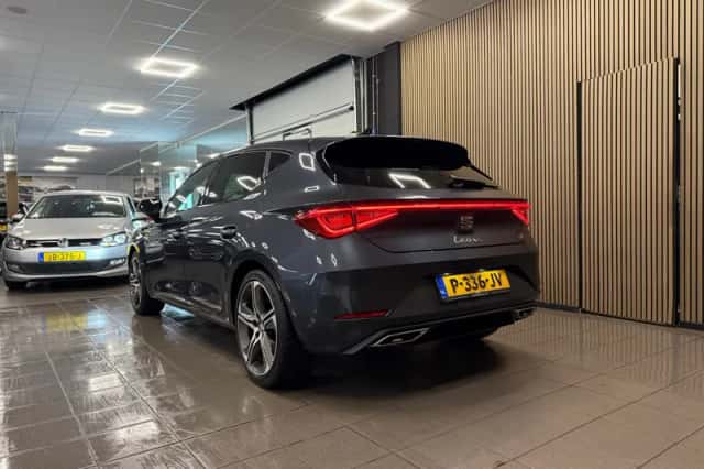 SEAT Leon (2021) thumbnail 3