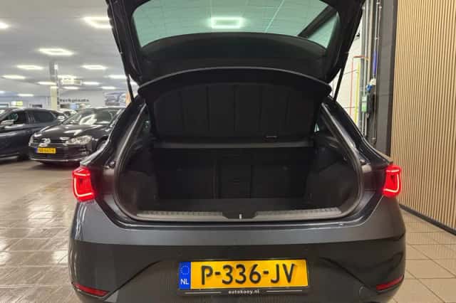 SEAT Leon (2021) thumbnail 5