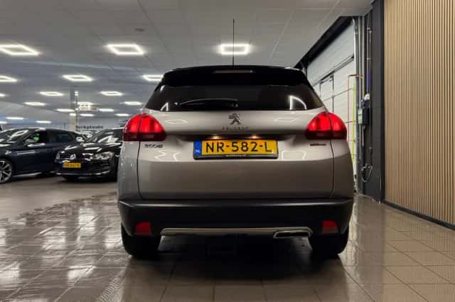 Peugeot 2008 (2017) thumbnail 4