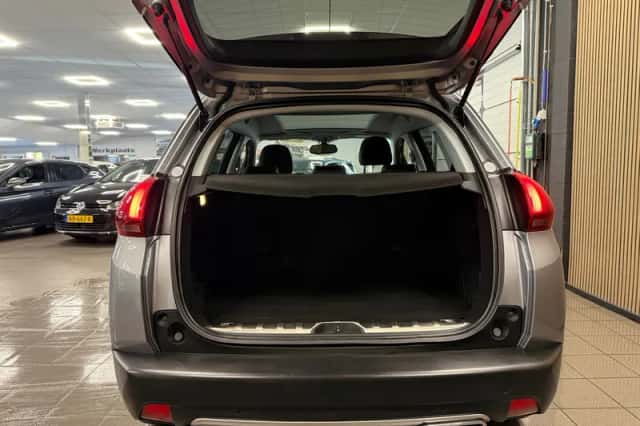 Peugeot 2008 (2017) thumbnail 5