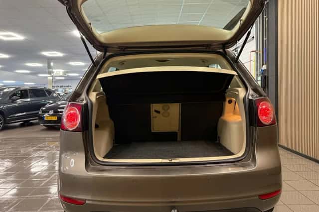 Volkswagen Golf (2009) thumbnail 5
