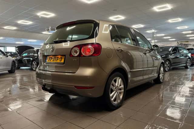 Volkswagen Golf (2009) thumbnail 6