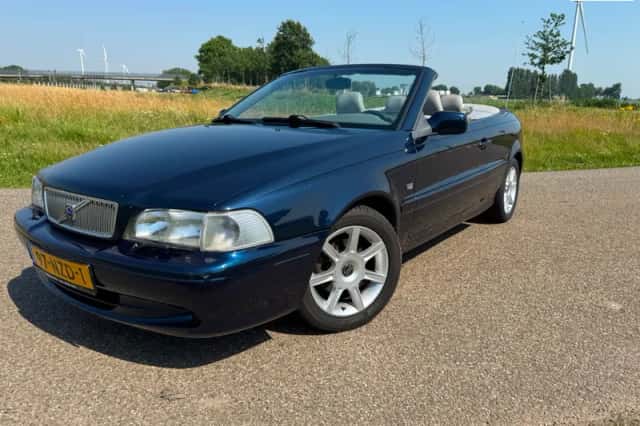 Volvo C70 (2001) thumbnail 1