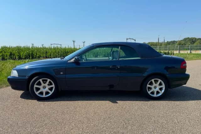 Volvo C70 (2001) thumbnail 3