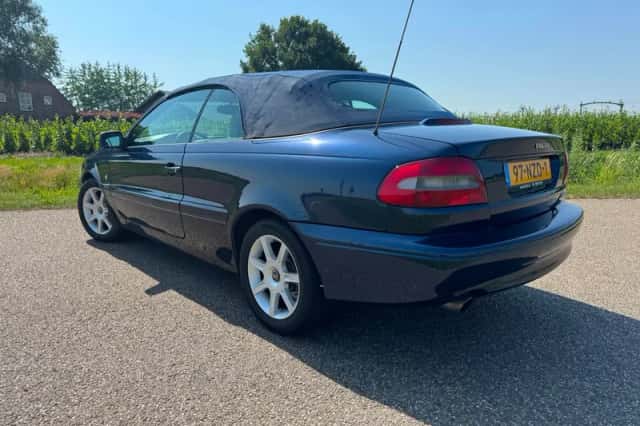 Volvo C70 (2001) thumbnail 4