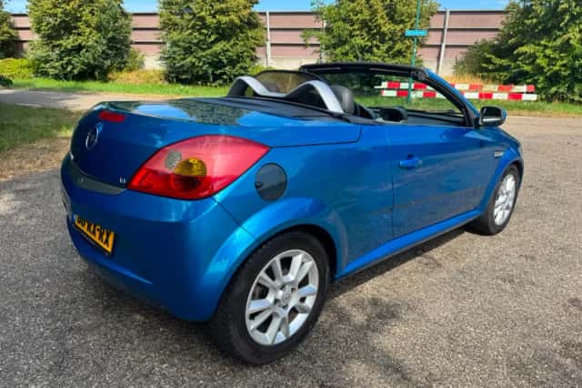 Opel Tigra TwinTop (2005) thumbnail 5