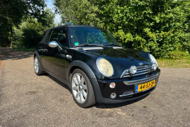 MINI Cabrio (2005) thumbnail 1