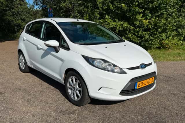 Ford Fiesta (2010) thumbnail 1
