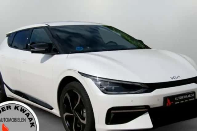 Kia EV6 (2024) thumbnail 1