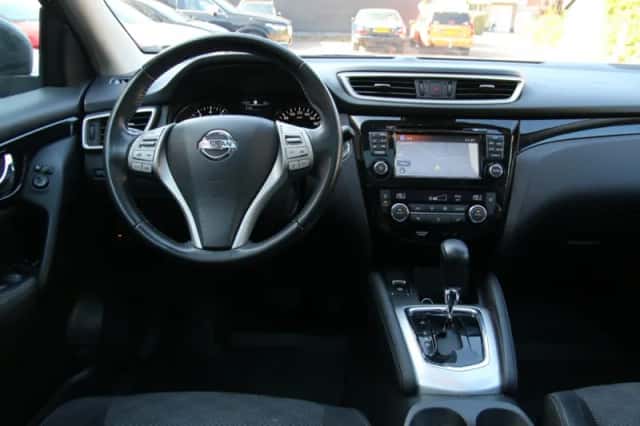 Nissan Qashqai (2015) thumbnail 5